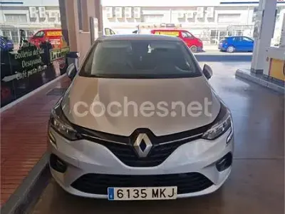 Usado Renault Clio IV Zen 100 CV (73 kW) 2019 Gris / plata Berlina