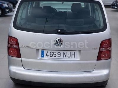 Usado VW Touran Edition 105 CV (77 kW) 2006 Gris / plata Monovolumen