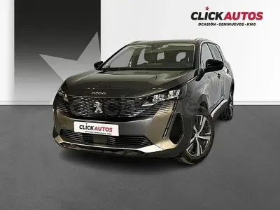 Usado Peugeot 5008 Allure 130 CV (95 kW) 2023 Gris / plata SUV