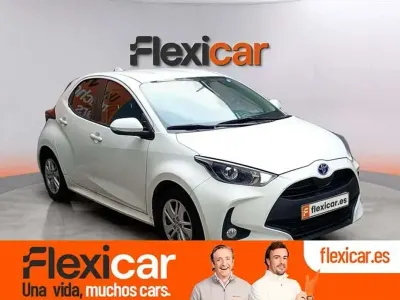 Usado Toyota Yaris Business Edition 116 CV (85 kW) 2022 Azul Utilitario