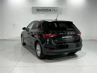 Usado Skoda Fabia Selection 95 CV (69 kW) 2025 Negro Utilitario