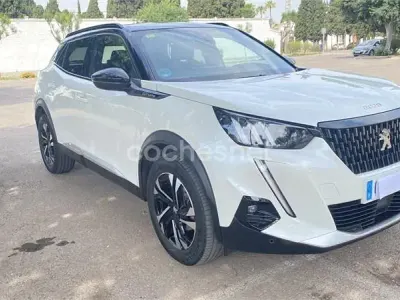 Usado Peugeot 2008 GT-line 130 CV (95 kW) 2020 Blanco SUV
