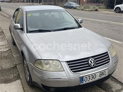 Gris / plata Usado 2001 VW Passat Trendline Berlina | 1199 € (Super precio)