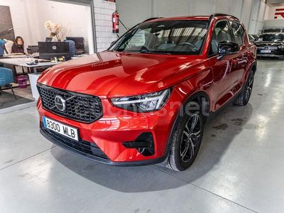 Granate Usado 2023 Volvo XC40 Plus SUV | 27.980 € (Precio justo)