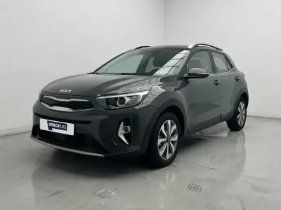 Usado Kia Stonic 84 CV (61 kW) 2022 Gris SUV