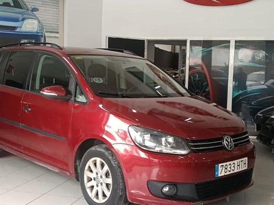 Usado VW Touran Advance 105 CV (77 kW) 2012 Granate Monovolumen