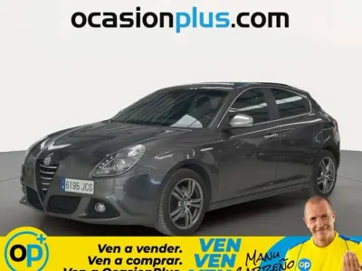 Usado Alfa Romeo Giulietta Distinctive 170 CV (125 kW) 2015 Gris Utilitario
