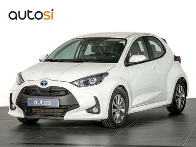 Usado Toyota Yaris Hybrid Active 116 CV (85 kW) 2023 Blanco Berlina
