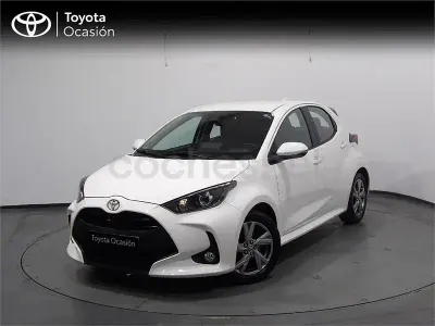 Usado Toyota Yaris Hybrid Active 116 CV (85 kW) 2025 Blanco Berlina