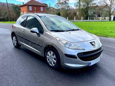 Usado Peugeot 207 Active 75 CV (55 kW) 2007 Gris / plata Berlina