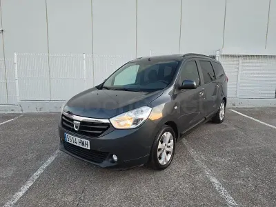 Usado Dacia Lodgy Lauréate 90 CV (66 kW) 2012 Negro Monovolumen