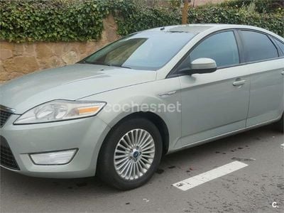 Gris / plata Usado 2008 Ford Mondeo Trend Berlina | 3500 € (Precio justo)