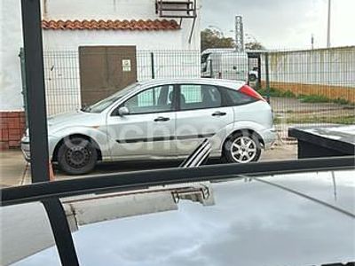 Usado Ford Focus Trend 100 CV (73 kW) 2003 Verde Berlina