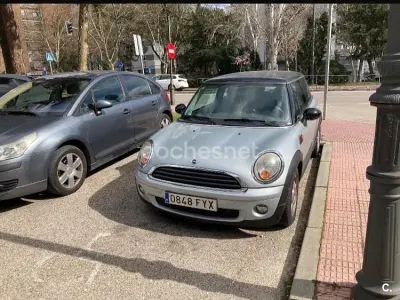 Usado Mini ONE 90 CV (66 kW) 2007 Gris / plata Utilitario