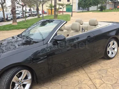 Käytetty BMW 320 Cabriolet 177 HP (130 kW) 2009 Musta Avoauto