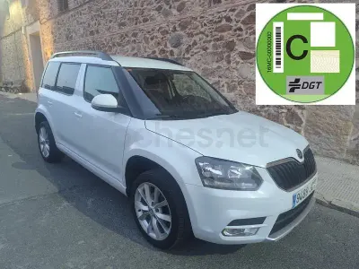 Usado Skoda Yeti Ambition 105 CV (77 kW) 2015 Blanco SUV