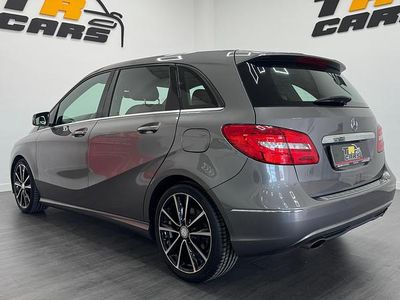 Usado Mercedes B220 170 CV (125 kW) 2014 Marron Monovolumen