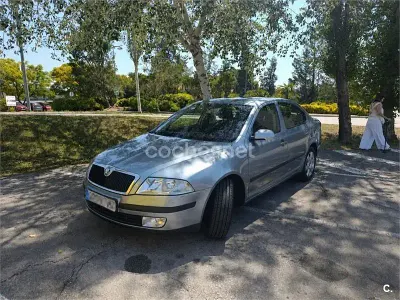 Usado Skoda Octavia 105 CV (77 kW) 2006 Azul Berlina