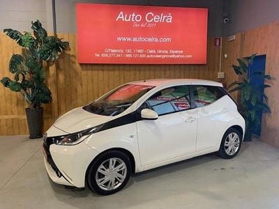 Usado Toyota Aygo X-play 69 CV (50 kW) 2016 Blanco Utilitario