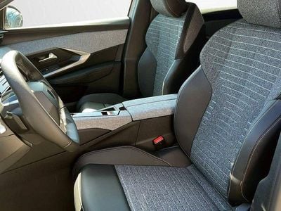 Usado Peugeot 3008 Allure 145 CV (106 kW) 2025 Azul SUV