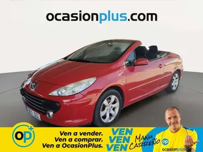 Usado Peugeot 307 CC 110 CV (80 kW) 2008 Rojo Descapotable