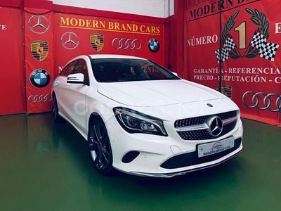 Usado Mercedes CLA200 Shooting Brake 136 CV (100 kW) 2018 Blanco Familiar