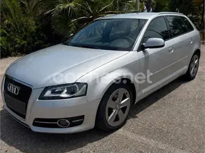 Usado Audi A3 Attraction 125 CV (91 kW) 2011 Gris / plata Utilitario