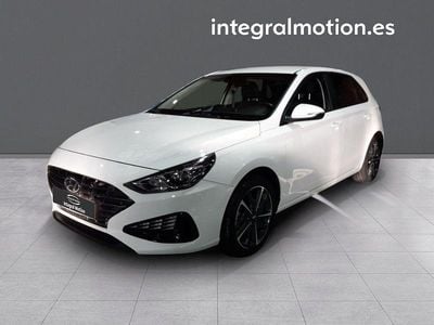 Usado Hyundai i30 110 CV (80 kW) 2023 Blanco