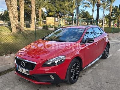 Rojo Usado 2017 Volvo V40 CC Kinetic Familiar | 8900 € (Super precio)