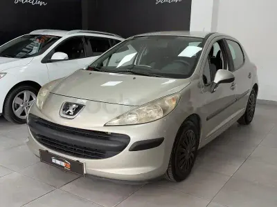 Usado Peugeot 207 70 CV (51 kW) 2006 Gris / plata Berlina