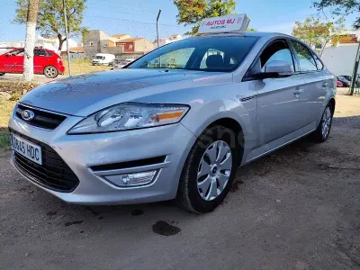 Usado Ford Mondeo 125 CV (91 kW) 2012 Gris / plata Berlina