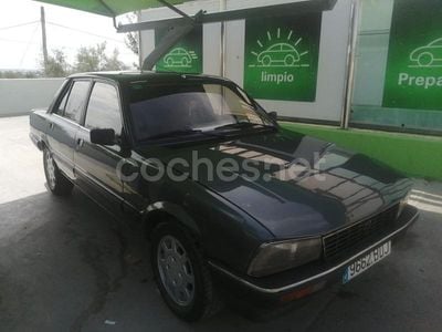 Usado Peugeot 505 76 CV (55 kW) 1981 Gris / plata Berlina