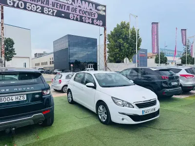 Usado Peugeot 308 Active 82 CV (60 kW) 2014 Blanco Berlina