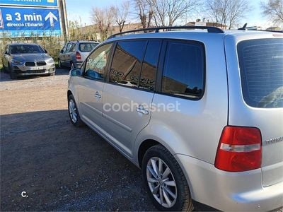 Gris / plata Usado 2006 VW Touran Advance Monovolumen | 4600 € (Precio justo)