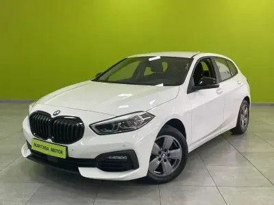 Usado BMW 118 Sport Line 136 CV (100 kW) 2022 Blanco Utilitario