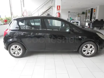 Usado Opel Corsa 85 CV (62 kW) 2010 Negro Utilitario