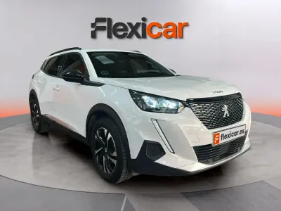 Usado Peugeot 2008 Allure 110 CV (80 kW) 2022 Blanco SUV