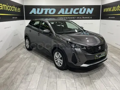 Usado Peugeot 3008 Active 130 CV (95 kW) 2021 Gris / plata SUV