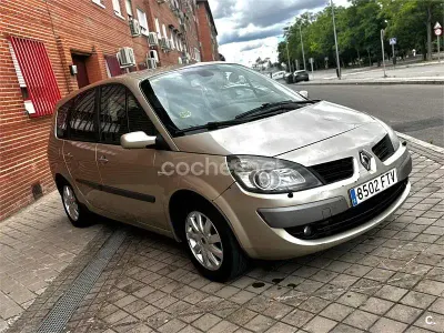 Usado Renault Scenic E-Tech Privilege 150 CV (110 kW) 2007 Beige Monovolumen