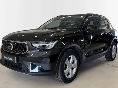 Begagnad Volvo XC40 Core 129 HK (94 kW) 2023 Svart SUV