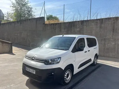 Usado Citroën Berlingo Live 102 CV (75 kW) 2020 Blanco Monovolumen