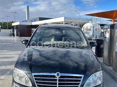 Usado Ssangyong (KGM) Rodius 165 CV (121 kW) 2009 Negro Monovolumen