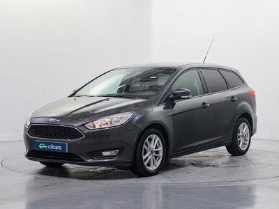 Usado Ford Focus Trend+ 120 CV (88 kW) 2017 Gris / plata Familiar