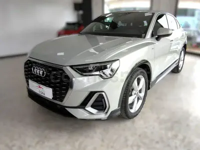 Usado Audi Q3 Sportback S-Line 150 CV (110 kW) 2023 Gris / plata SUV