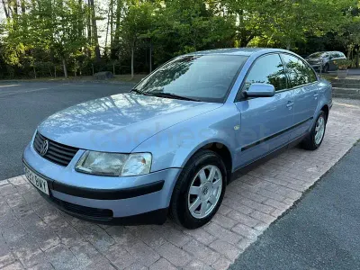 Usado VW Passat Trendline 90 CV (66 kW) 2000 Azul Berlina