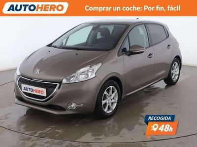 Amarillo Usado 2014 Peugeot 208 Active Utilitario | 8499 € (Precio justo)