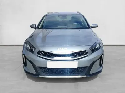 Usado Kia XCeed 101 CV (74 kW) 2025 Gris SUV