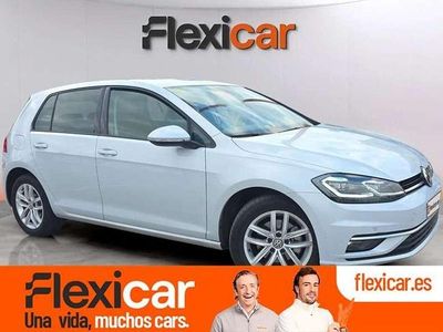 Beige Usado 2025 VW Golf VIII Advance Utilitario | 13.990 €
