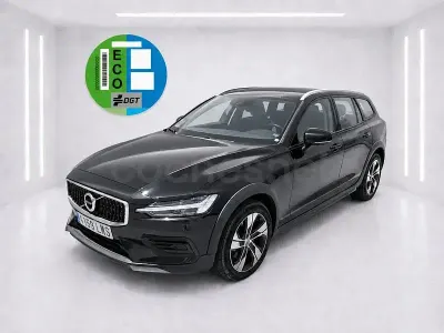 Usado Volvo V60 CC Plus 197 CV (144 kW) 2022 Negro Familiar