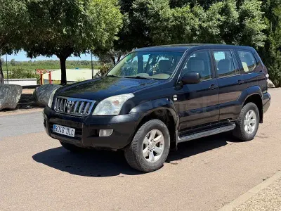 Begagnad Toyota Land Cruiser 166 HK (122 kW) 2006 Svart SUV